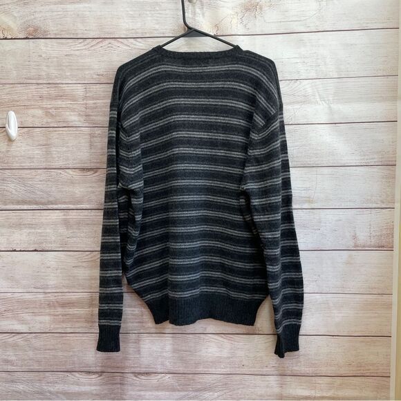 VINTAGE POLO RALPH LAUREN 100% LAMBSWOOL SWEATER‎ IN GRAY STRIPES - Picture 4 of 5